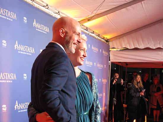 Die beiden Musicaldarsteller Melanie Ortner und Peter Stassen